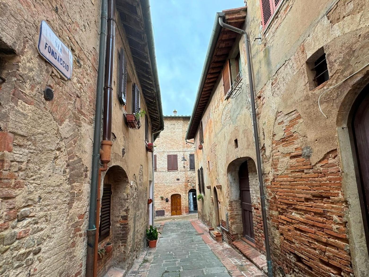 Casa Giulia, Il Gioiello Del Borgo Apartment เชร์ตาลโด ภายนอก รูปภาพ