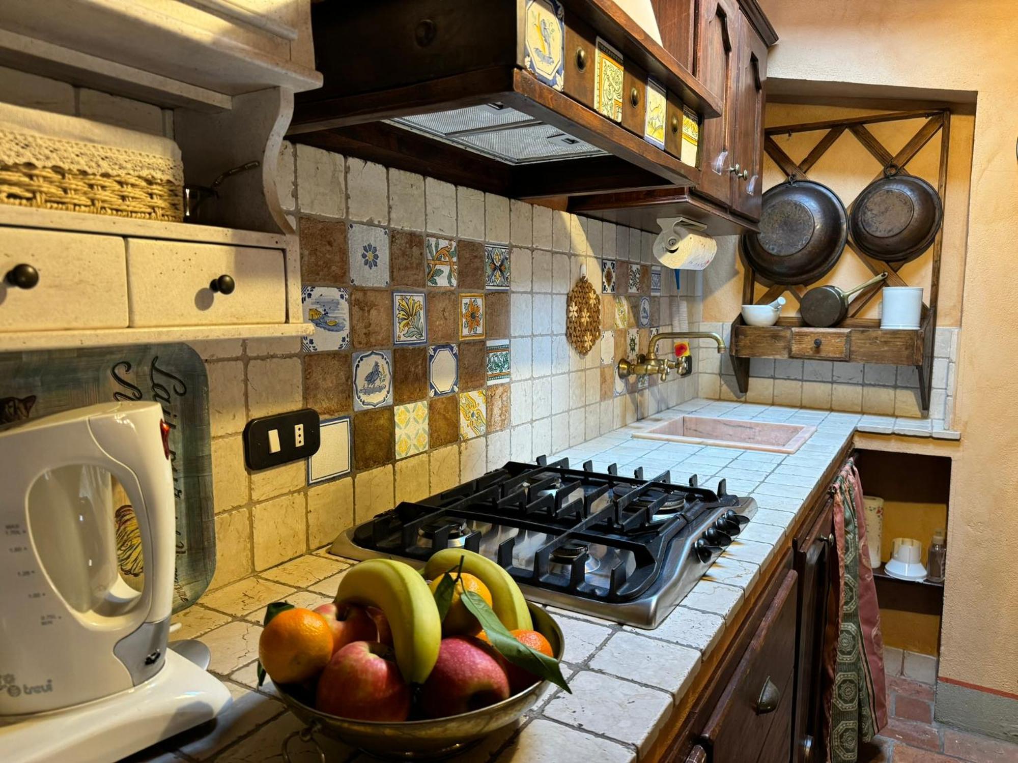 Casa Giulia, Il Gioiello Del Borgo Apartment เชร์ตาลโด ภายนอก รูปภาพ