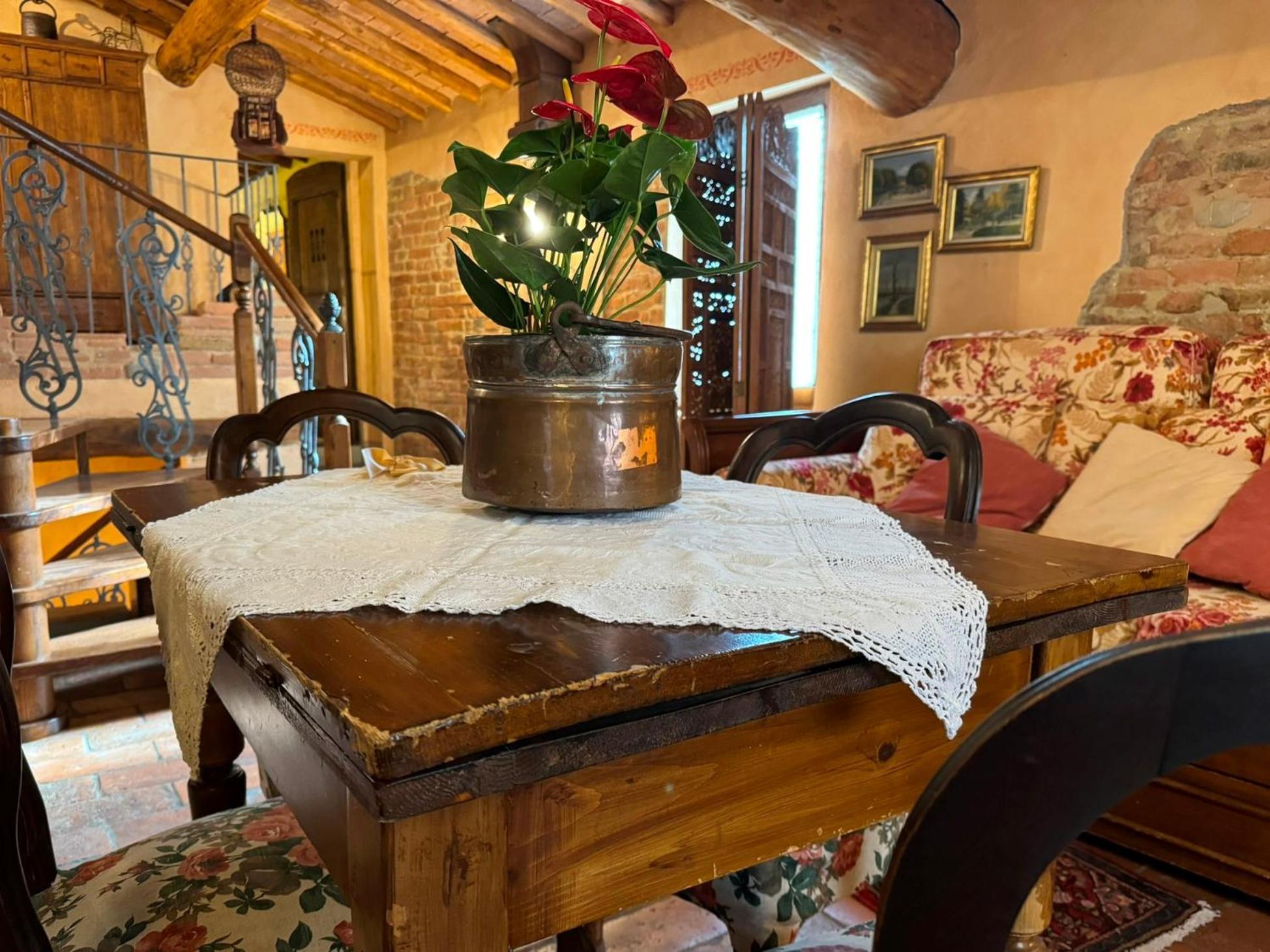 Casa Giulia, Il Gioiello Del Borgo Apartment เชร์ตาลโด ภายนอก รูปภาพ