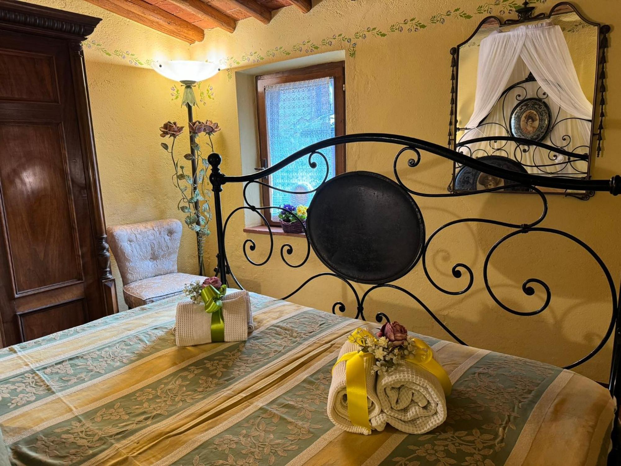 Casa Giulia, Il Gioiello Del Borgo Apartment เชร์ตาลโด ภายนอก รูปภาพ